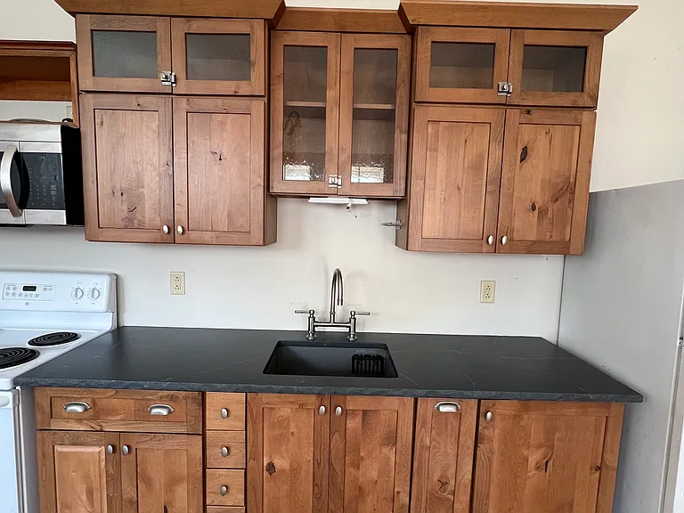 819 Main St #D — Photo 4