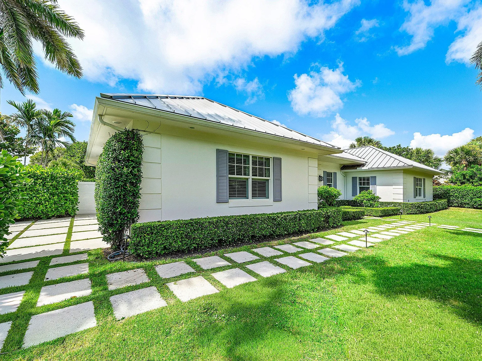 3 bed, 3.5 bath, 2219 sqft, $25,000 — Photo 3