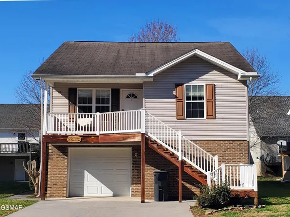 823 Plantation Dr, Pigeon Forge, TN 37863