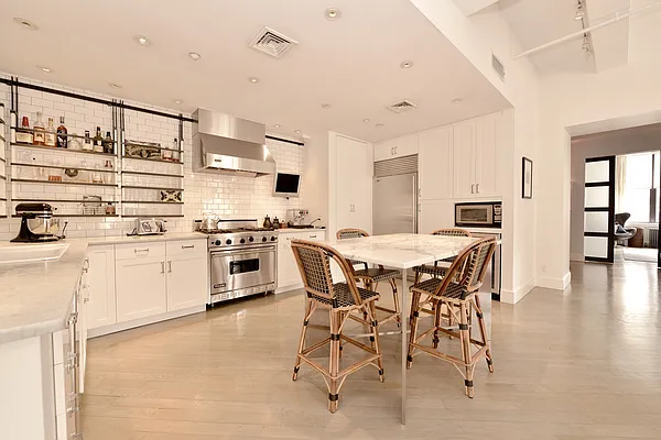Rented by Cooper & Cooper Real Estate | media 6