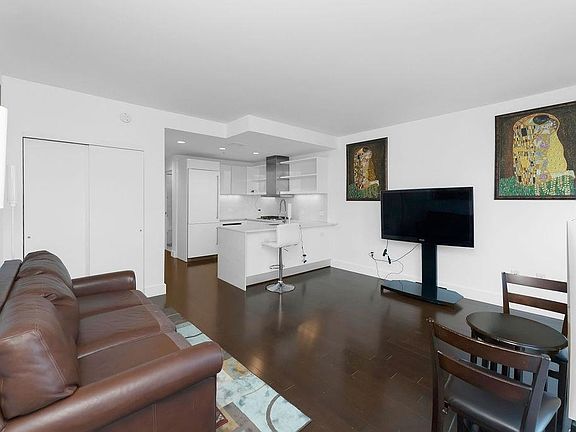 5th image of 77 Hudson St APT 1913