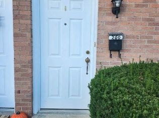 400 Clinton Ave APT 100, Oakdale, PA 15071