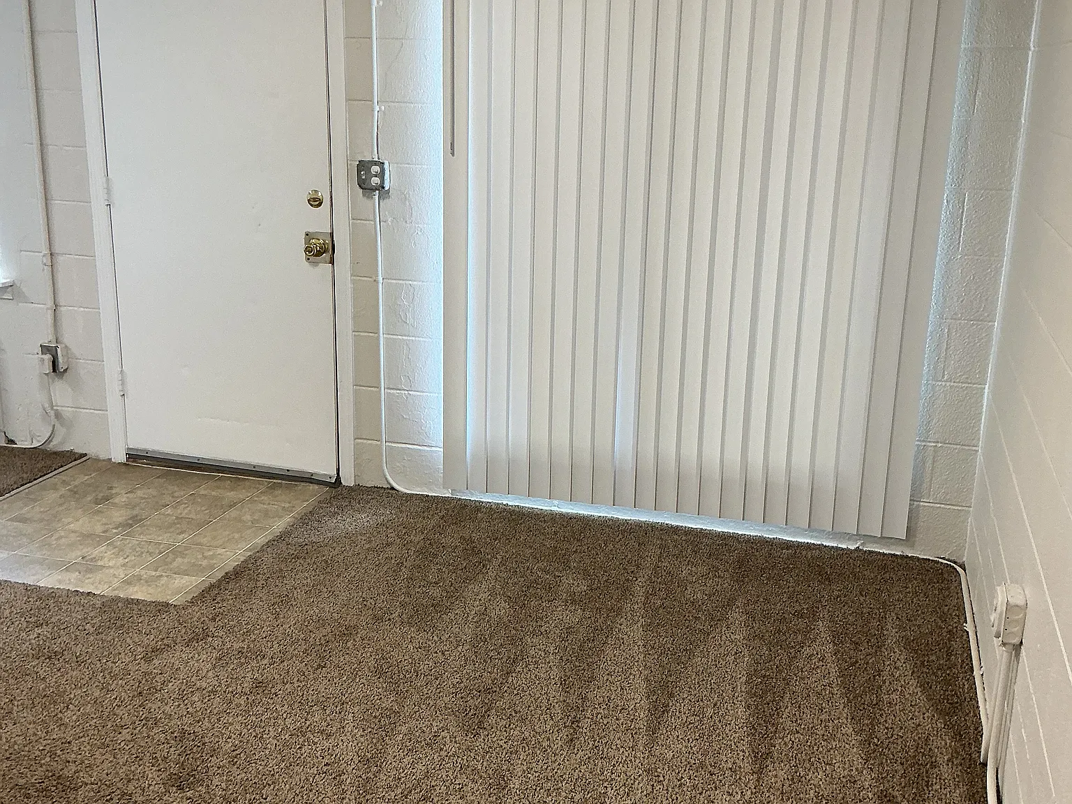 Studio, $1,018 — Photo 1