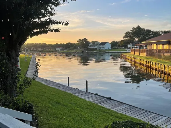 1 April Point Dr S, Montgomery, TX 77356