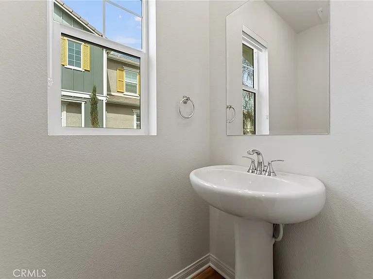 4109 E Coronado Privado — Photo 12