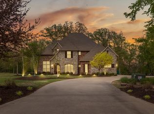 1484 Le Chesnay Dr, Centerton, AR 72719