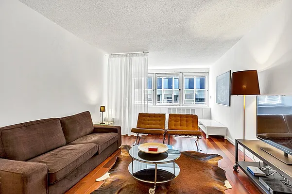 Rented by Level Group | media 29