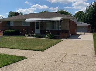 27127 Clarpointe Dr, Warren, MI 48088