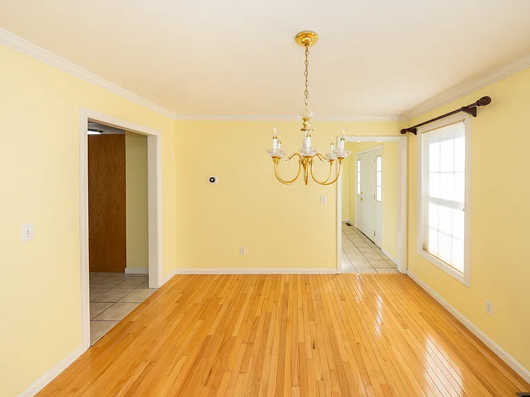 469 Walnut St — Photo 34