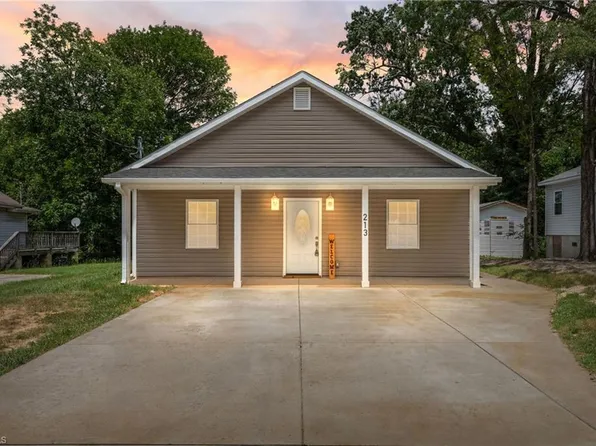 213 Holt St, Burlington, NC 27217