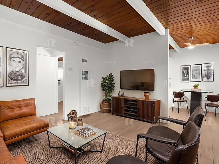(An/Ti/Yo:B) 4232-4234 Mary Ellen Avenue — Photo 2