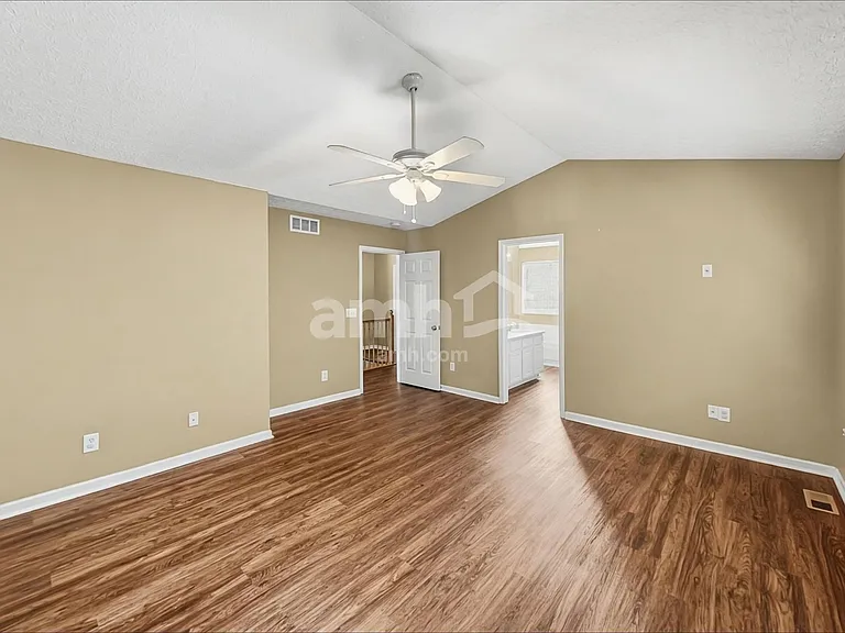 665 Norfolk Sq N — Photo 13