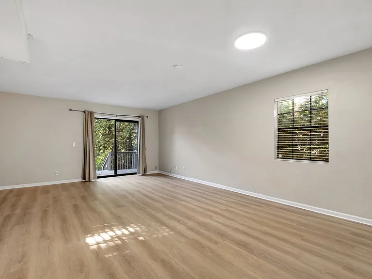 2340 Claremont Ln #B — Photo 13