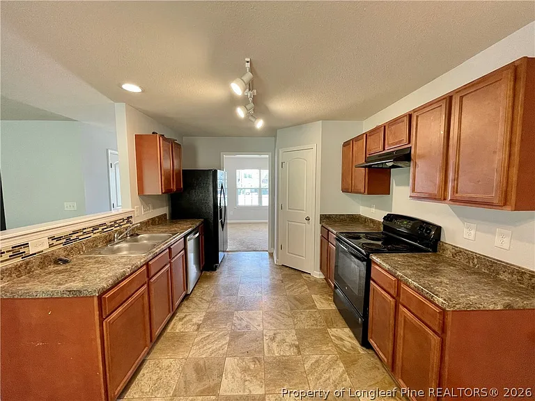 92 Hallow Oak St — Photo 5