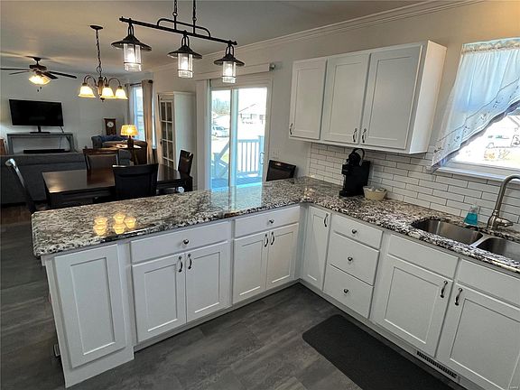 5th image of 110 Gardenia Dr