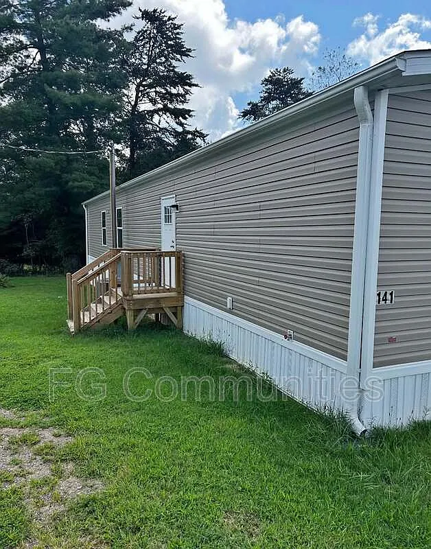 3 bed, 2.0 bath, $1,395 — Photo 1
