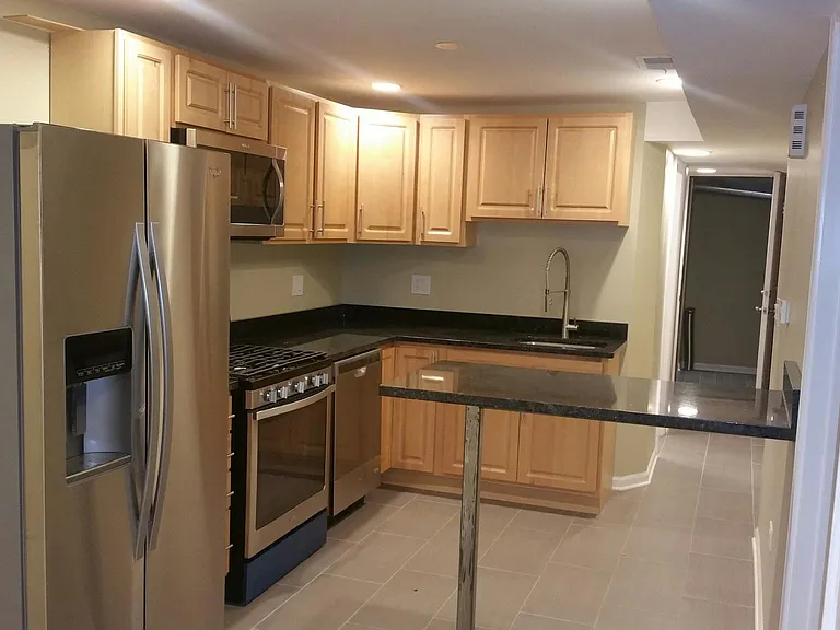 2150 N Kenneth Ave — Photo 40