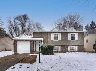 617 Raupp Blvd, Buffalo Grove, IL 60089