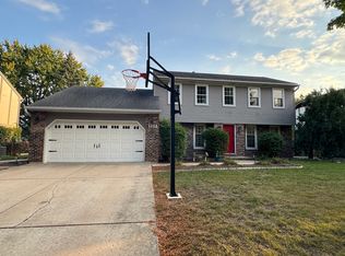 1111 Country Dr, Shorewood, IL 60404