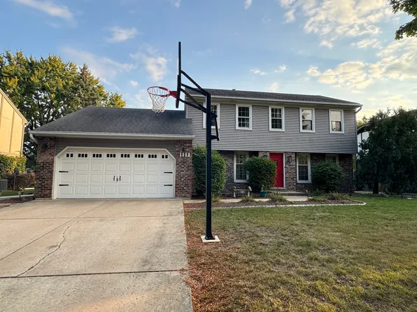 1111 Country Dr, Shorewood, IL 60404