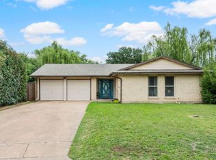 5628 Belfast Ln, North Richland Hills, TX 76180