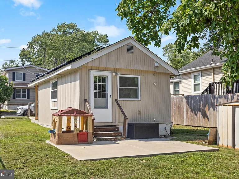 325 W Evergreen Ave — Photo 17