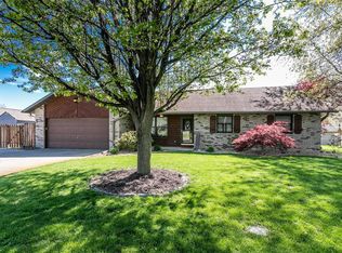 3 Arlington Ct, Smithton, IL 62285