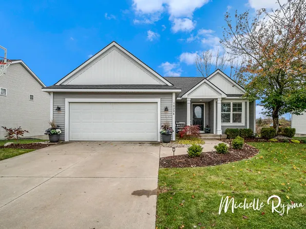10296 Summerwood Dr, Zeeland, MI 49464