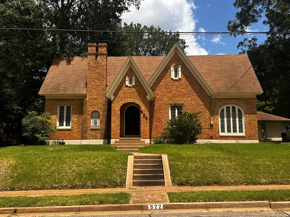 922 Cedar St, Palestine, TX 75801