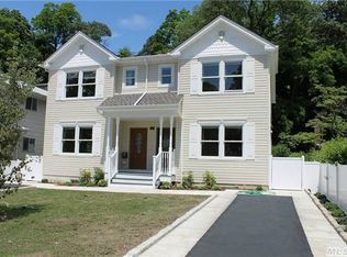 70 Ashwood Rd, Port Washington, NY 11050