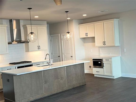 5th image of 1218 Westshore Dr