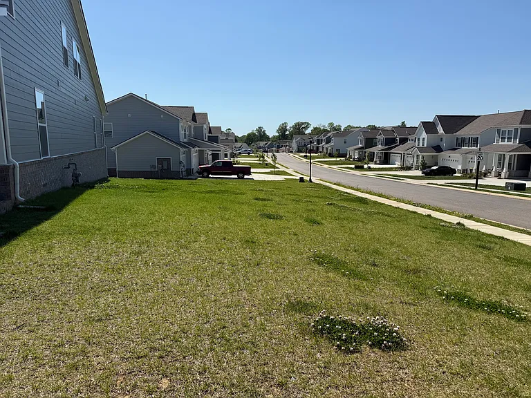 English Oak Dr — Photo 53