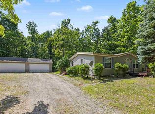 9080 Cedarhurst Dr, Cheboygan, MI 49721
