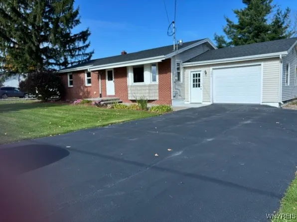 1277 Lewiston Rd, Alabama, NY 14013