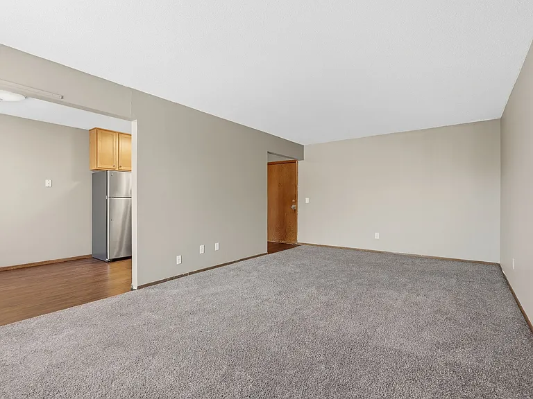 Stanley Court — Photo 17