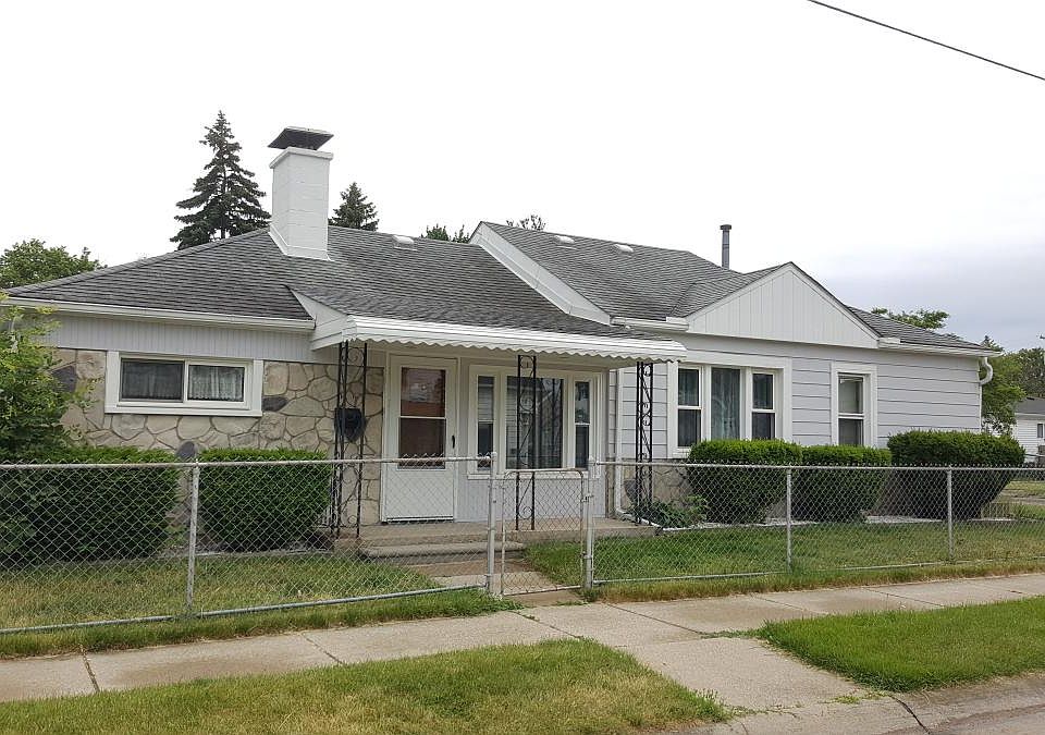 1st image of 28650 Essex St