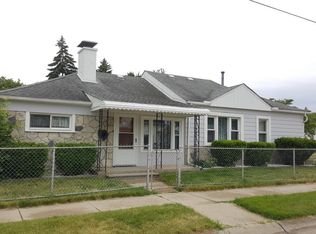 28650 Essex St, Roseville, MI 48066