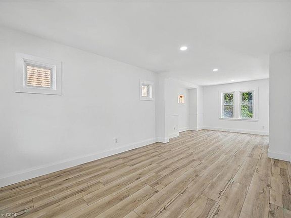 4th image of 189 Edgemont St S