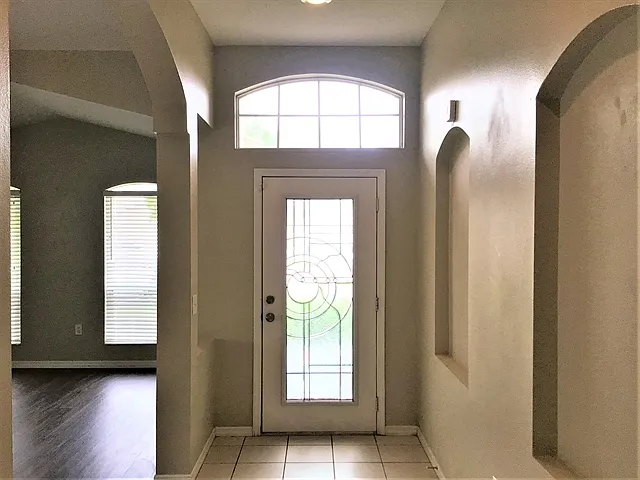 30719 Tremont Dr — Photo 8