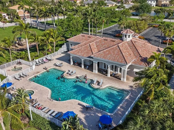 1522 Fells Cove Ln, Cape Coral, FL 33909