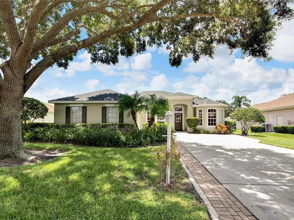 2913 Forest Hammock Dr, Plant City, FL 33566