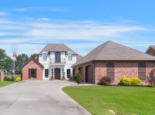 213 Psalm Ct, Youngsville, LA 70592