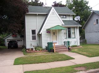 78 8th St, Clintonville, WI 54929