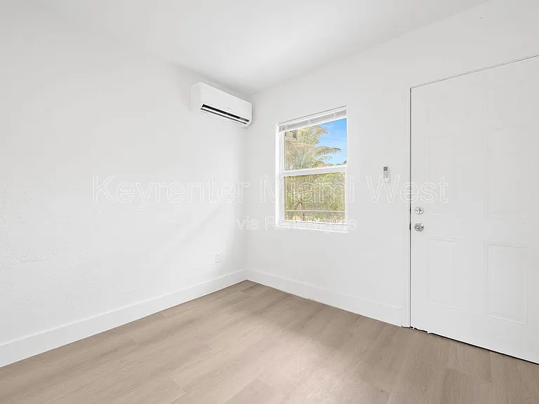 1245 NW 60th St #1 — Photo 10