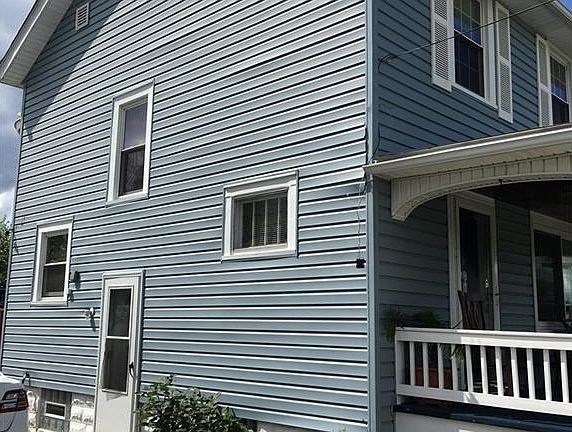 3rd image of 1033 W 14th St