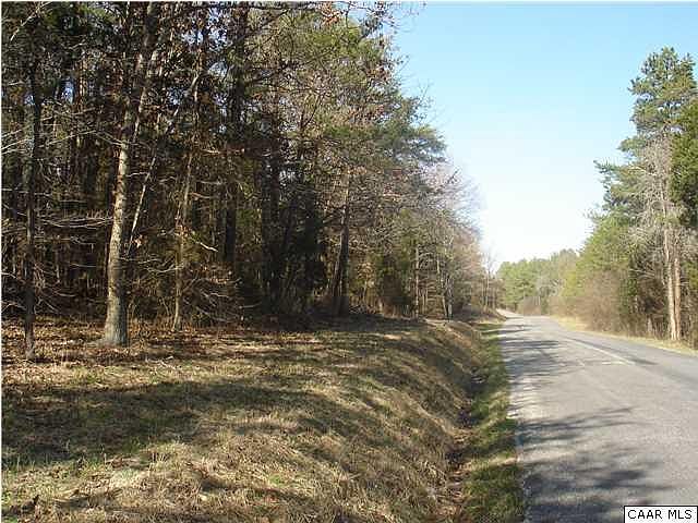 2nd image of 816 Glade Rd