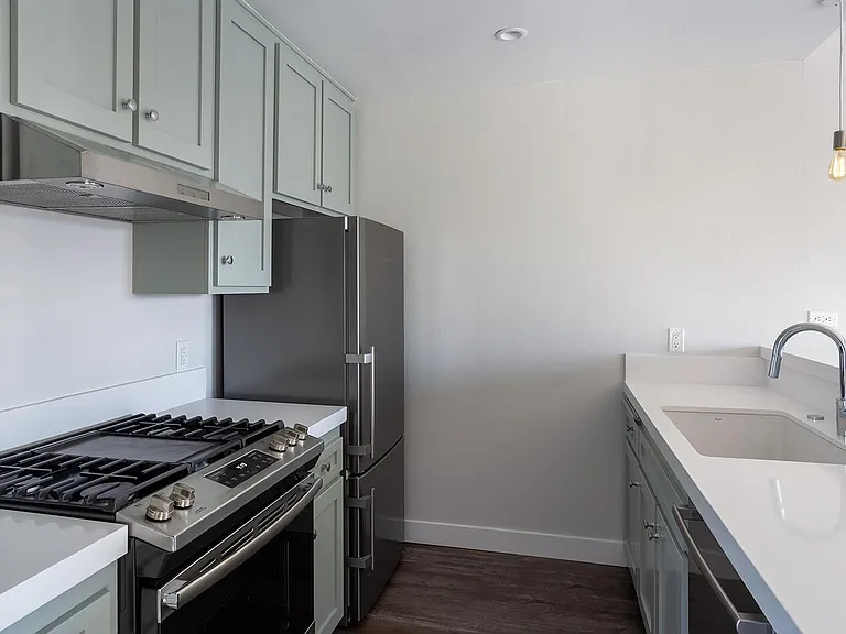 906 Hyperion Ave #4 — Photo 12