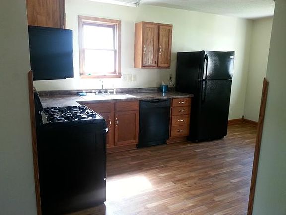 4th image of 402 W 5th St