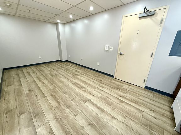 3rd image of 622 17th St #11318588