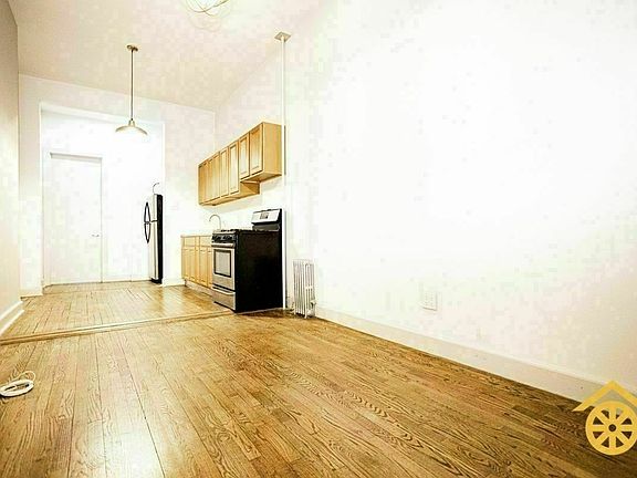 2nd image of 350 Melrose St #1T